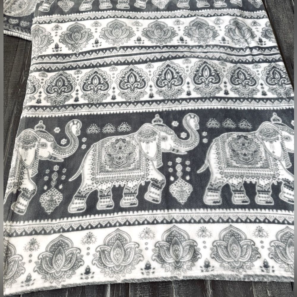 Plush Gray Boho Elephant Mandala Printed Throw Blanket